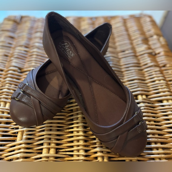 Bass Shoes - 🆕 Bass Women's Brown Flats size 5